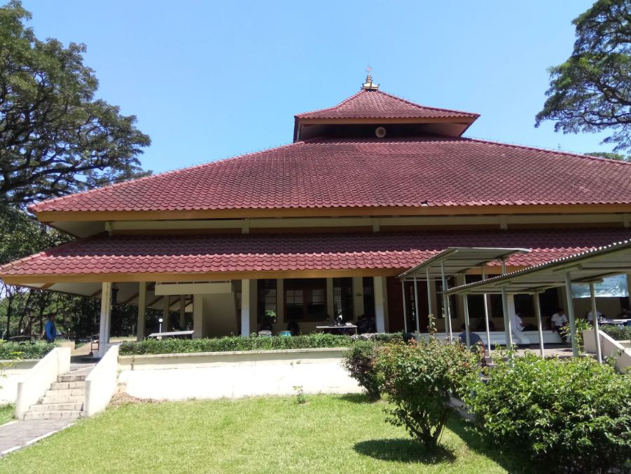 Foto Overview Nuansa Masjid