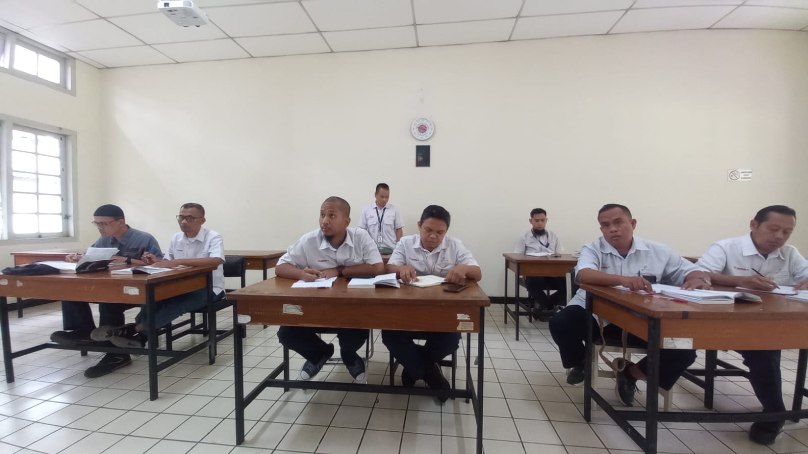 Foto Galeri Kelas Bahasa Arab DKM Al-Fithrah